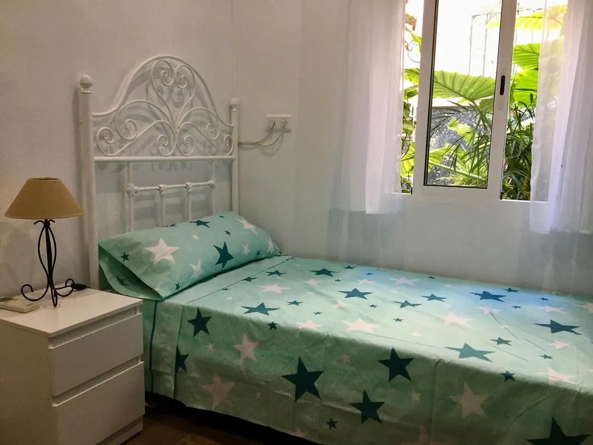 Zimmer Fur Singles In Einem Typischen Andalusischen Stadthaus Mit Sonnenterrasse Malaga