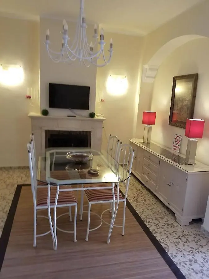 Guest house Zimmer Fur Singles In Einem Typischen Andalusischen Stadthaus Mit Sonnenterrasse Malaga
