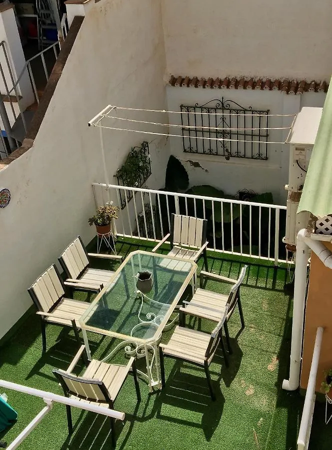 Zimmer Fur Singles In Einem Typischen Andalusischen Stadthaus Mit Sonnenterrasse Malaga Guest house