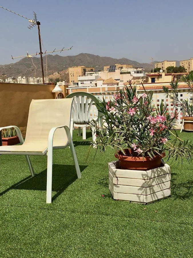 Zimmer Fur Singles In Einem Typischen Andalusischen Stadthaus Mit Sonnenterrasse Malaga